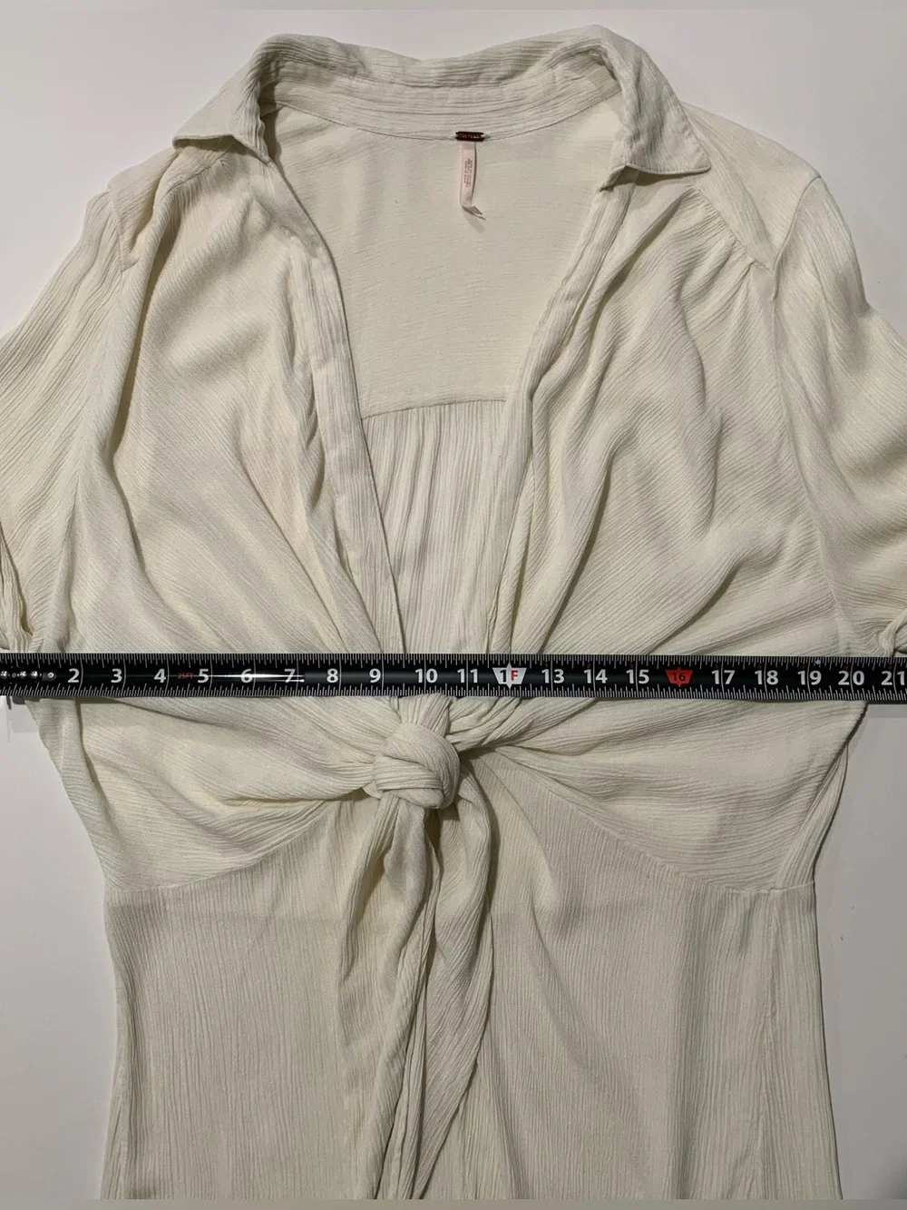 Free People Worlds Apart Cream Tie-Front Long Sleeve Tunic Cover Up, Duster, XL